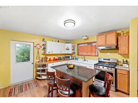 576 Pacific Avenue Coos Bay OR 97420