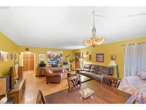 576 Pacific Avenue Coos Bay OR 97420