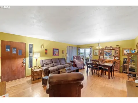 576 Pacific Avenue Coos Bay OR 97420