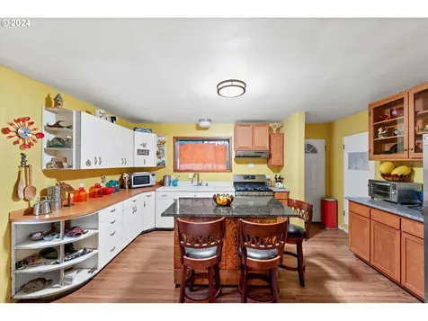 576 Pacific Avenue Coos Bay OR 97420
