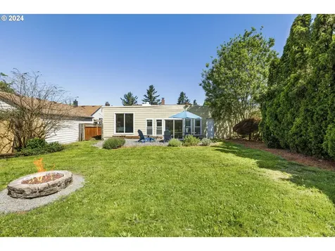 8644 Ne Dyer Street Portland OR 97220