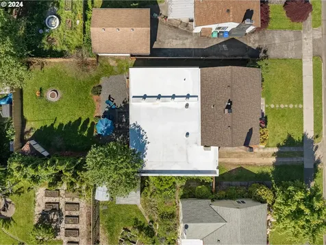 8644 Ne Dyer Street Portland OR 97220