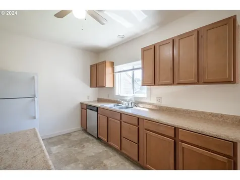 236 Cleveland Street Lebanon OR 97355