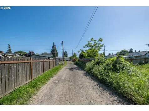 236 Cleveland Street Lebanon OR 97355