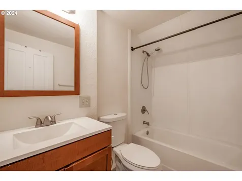 236 Cleveland Street Lebanon OR 97355