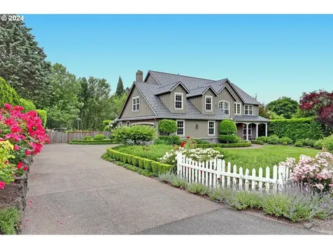 8530 SW Fairway Drive Portland OR 97225