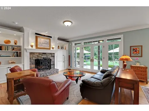 8530 SW Fairway Drive Portland OR 97225