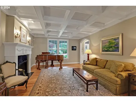 8530 SW Fairway Drive Portland OR 97225