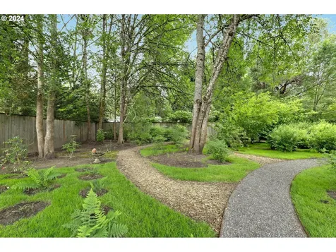 8530 SW Fairway Drive Portland OR 97225