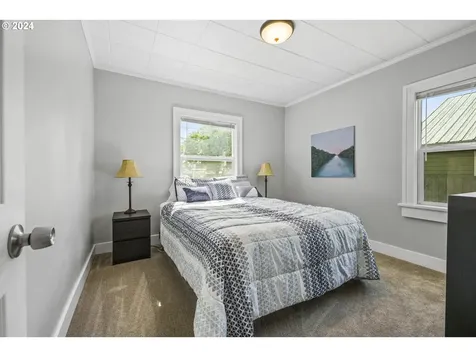 1156 18th Avenue Sweet Home OR 97386