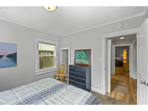 1156 18th Avenue Sweet Home OR 97386
