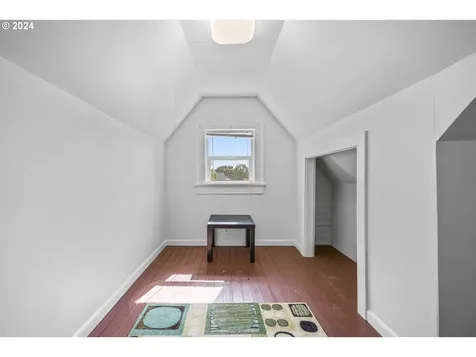 1156 18th Avenue Sweet Home OR 97386