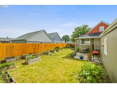 1156 18th Avenue Sweet Home OR 97386