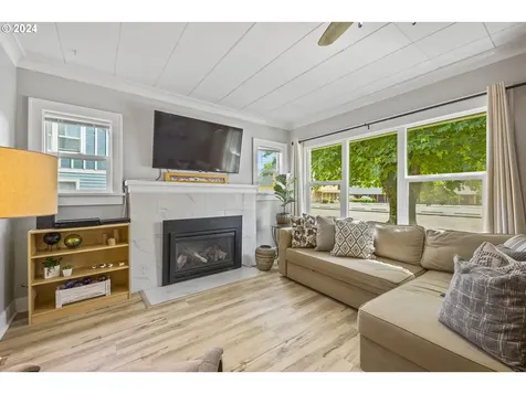 1156 18th Avenue Sweet Home OR 97386