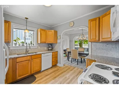 1156 18th Avenue Sweet Home OR 97386