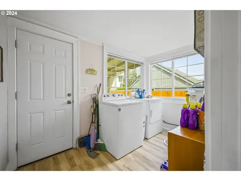 1156 18th Avenue Sweet Home OR 97386