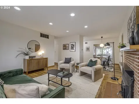 9762 SE Cora Street Portland OR 97266