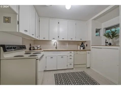 9762 SE Cora Street Portland OR 97266