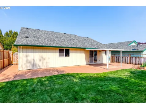7502 SE Hacienda Street Hillsboro OR 97123
