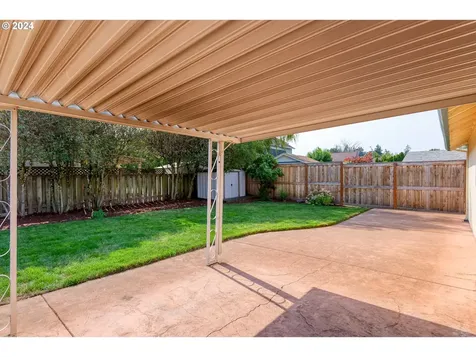 7502 SE Hacienda Street Hillsboro OR 97123