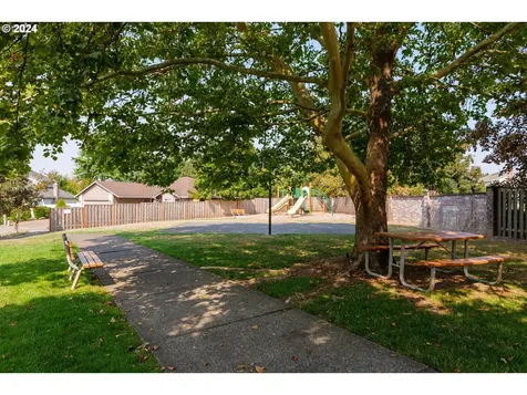 7502 SE Hacienda Street Hillsboro OR 97123