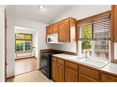 7502 SE Hacienda Street Hillsboro OR 97123
