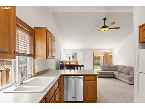 7502 SE Hacienda Street Hillsboro OR 97123