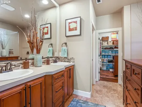1823 S Harrier Road Ridgefield WA 98642