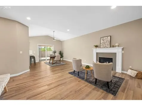 1307 Seabright Way Seaside OR 97138