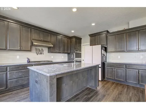 1001 S 50th Court Ridgefield WA 98642