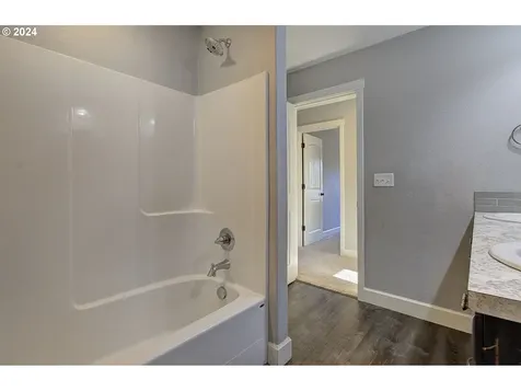 1001 S 50th Court Ridgefield WA 98642