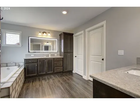 1001 S 50th Court Ridgefield WA 98642
