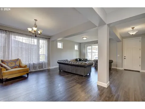 1001 S 50th Court Ridgefield WA 98642