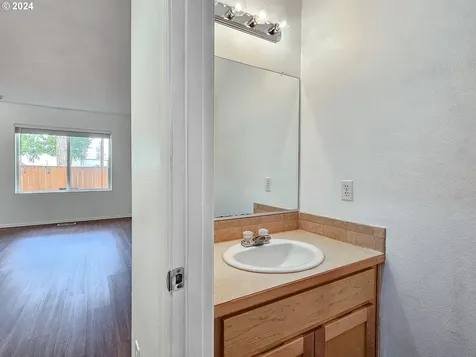 6573 NE Deer Run Street Hillsboro OR 97124