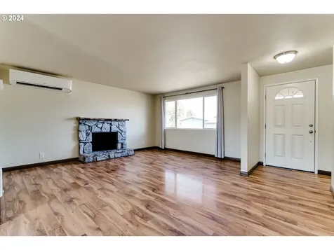 4017 Camellia Street Springfield OR 97478
