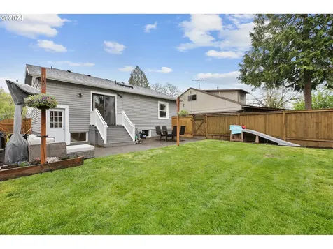 7518 Se Carlton Street Portland OR 97206