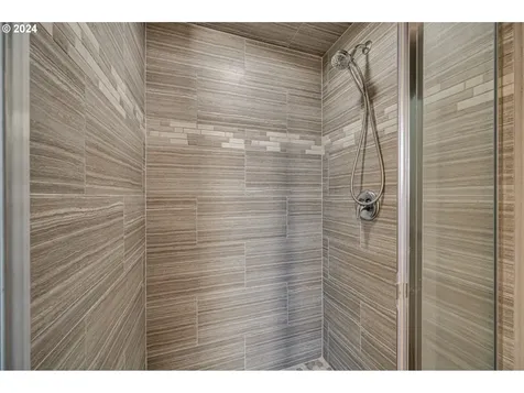 9901 NE 104th Way Vancouver WA 98662