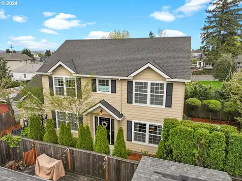 6584 Ne Grand Avenue Portland OR 97211