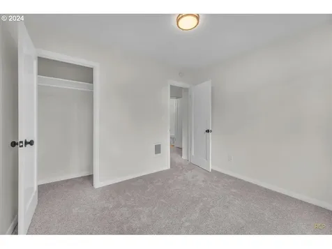 5307 SE 108th Avenue Portland OR 97266