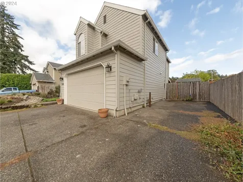 6120 Lynne Court Gladstone OR 97027