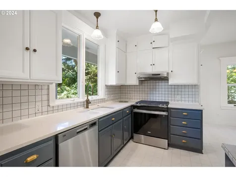 1341 SE 55th Avenue Portland OR 97215