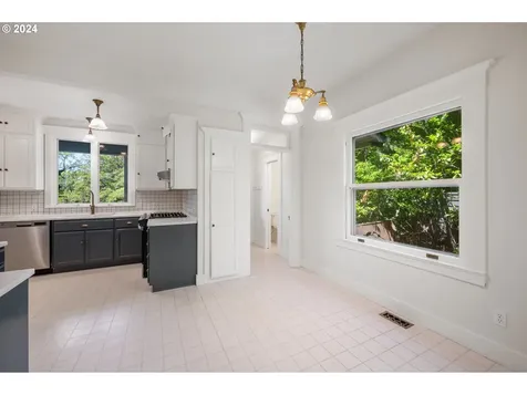 1341 SE 55th Avenue Portland OR 97215