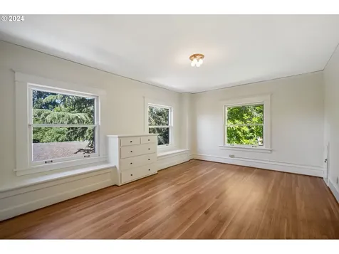 1341 SE 55th Avenue Portland OR 97215