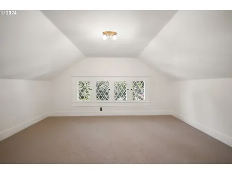 1341 SE 55th Avenue Portland OR 97215