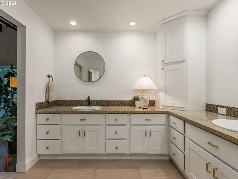 6955 SW Hyland Way Beaverton OR 97008