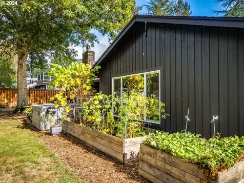 6955 SW Hyland Way Beaverton OR 97008
