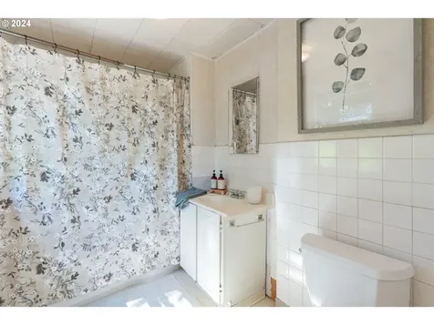 61 Ne 41st Avenue Portland OR 97232