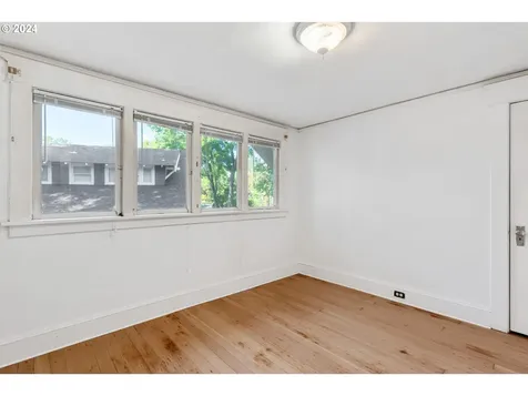 61 Ne 41st Avenue Portland OR 97232