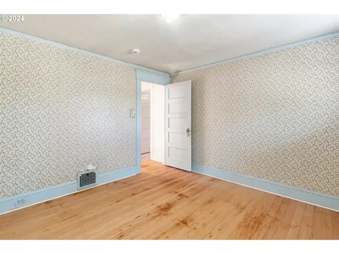 61 Ne 41st Avenue Portland OR 97232