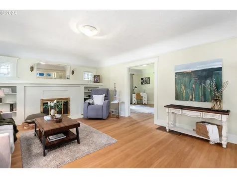 61 Ne 41st Avenue Portland OR 97232